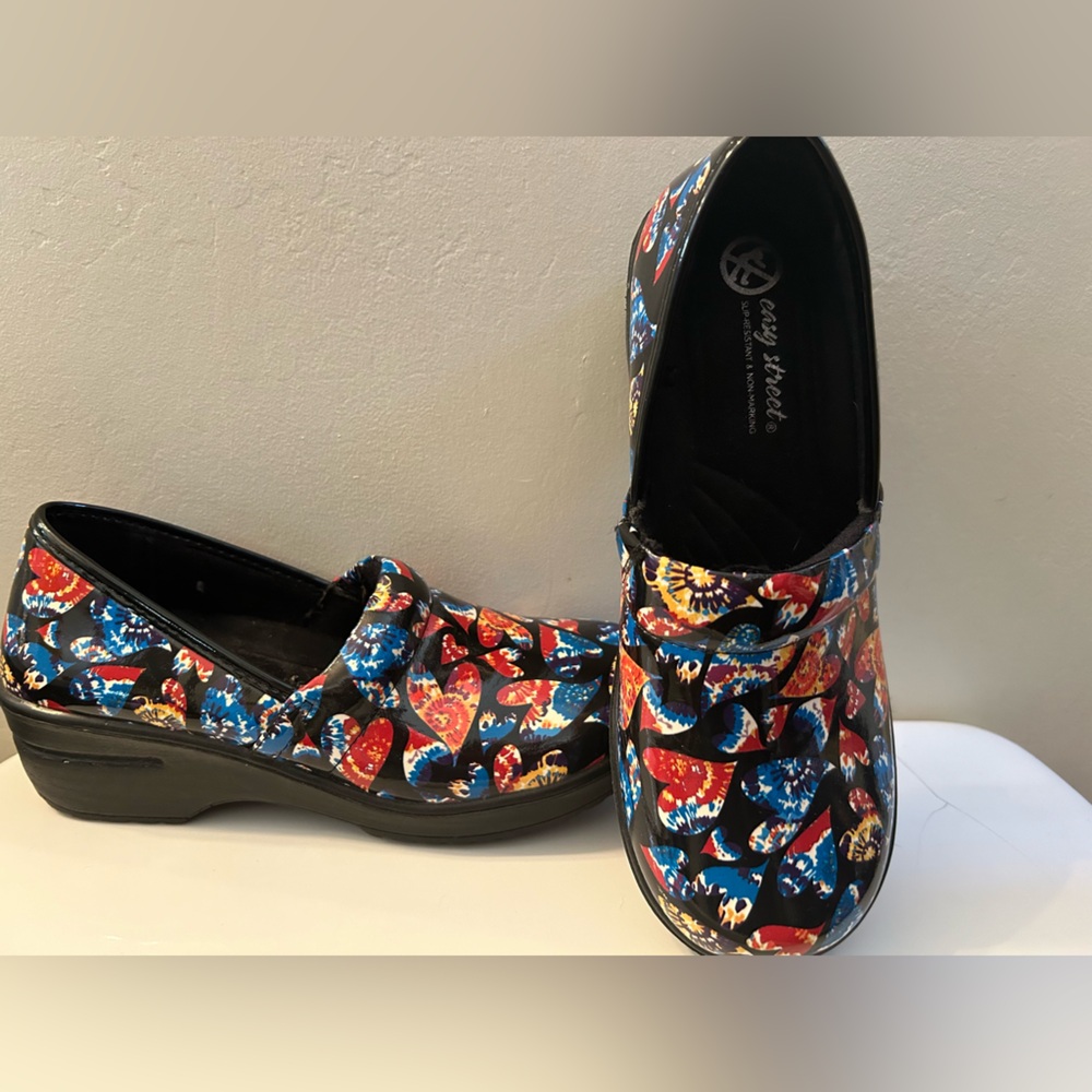 Slip resistant work clogs